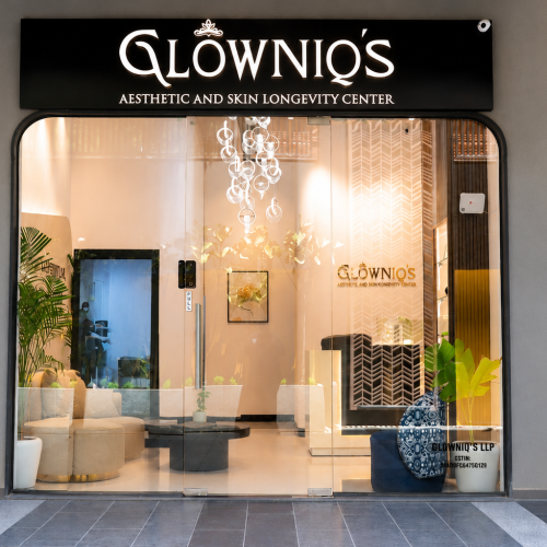 Glowniq's - designbot interiors